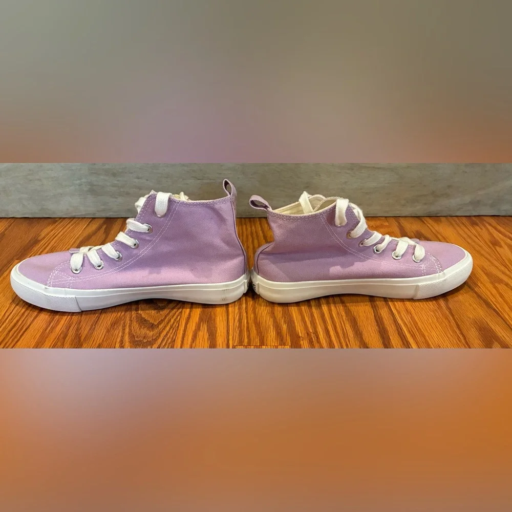 Lavender Canvas High Top Sneakers US Youth size 5/Women’s 6.5/EU 37